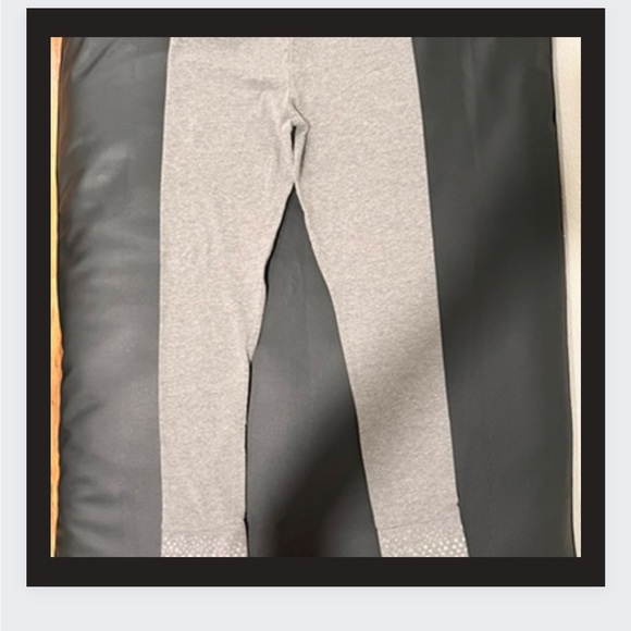 BRAND NEW! So Girls size L (14) grey leggings with silver sequin trim. - Picture 3 of 6